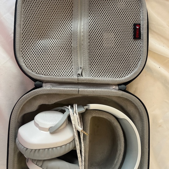 Xanad white headphones with microphone cord - Picture 3 of 6